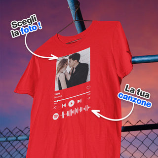 T-shirt Rossa Personalizzata con Traccia Spotify e foto