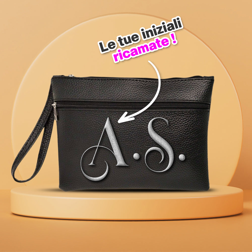 Pochette in eco pelle sintetica personalizzabile con iniziali ricamate